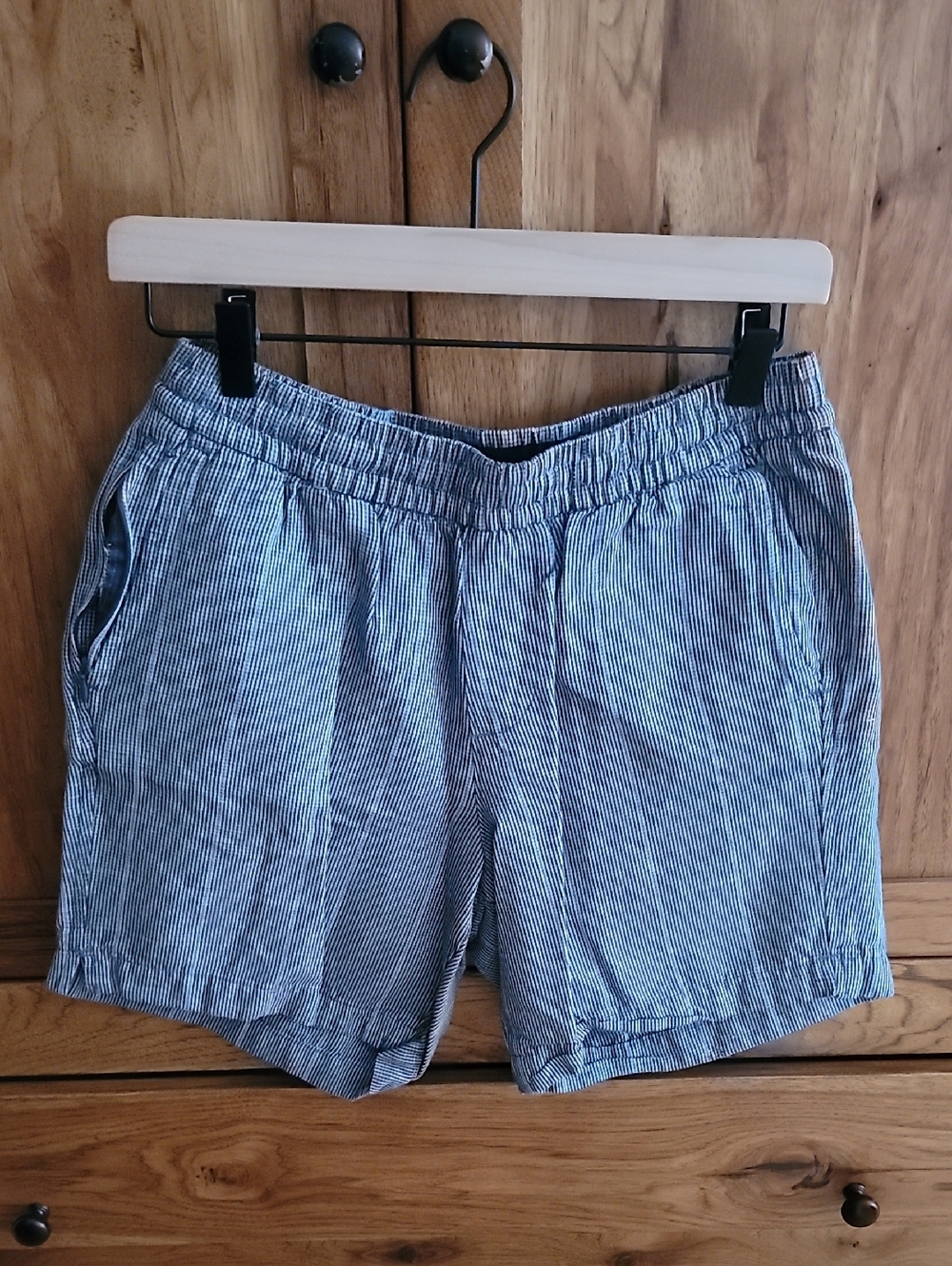 Abercrombie & Fitch Gray and White Casual Shorts